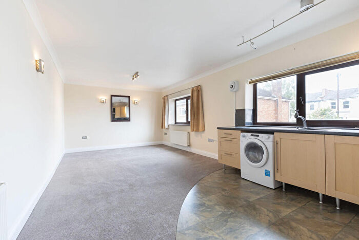 2 Bedroom Apartment To Rent In Albany Road, Cheltenham, GL50