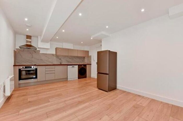 2 Bedroom Apartment To Rent In Desborough Street, High Wycombe, HP11