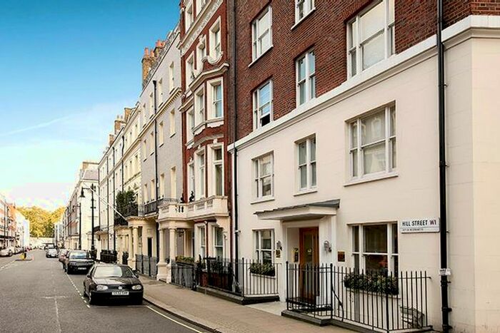 3 Bedroom Flat To Rent In Hill Street, London, W1J