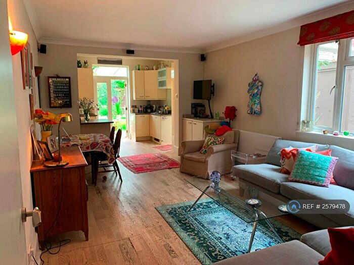 2 Bedroom Flat To Rent In Olive Road, London, NW2