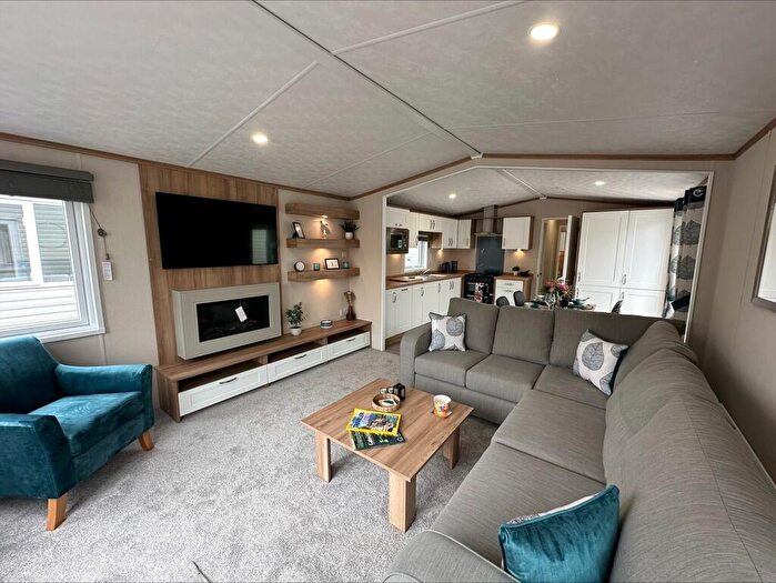 2 Bedroom Park Home For Sale In Pemberton Marlow, Watermill Leisure Park, LN7