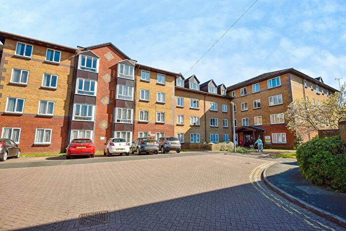 2 Bedroom Flat For Sale In Barkers Court, Sittingbourne, ME10