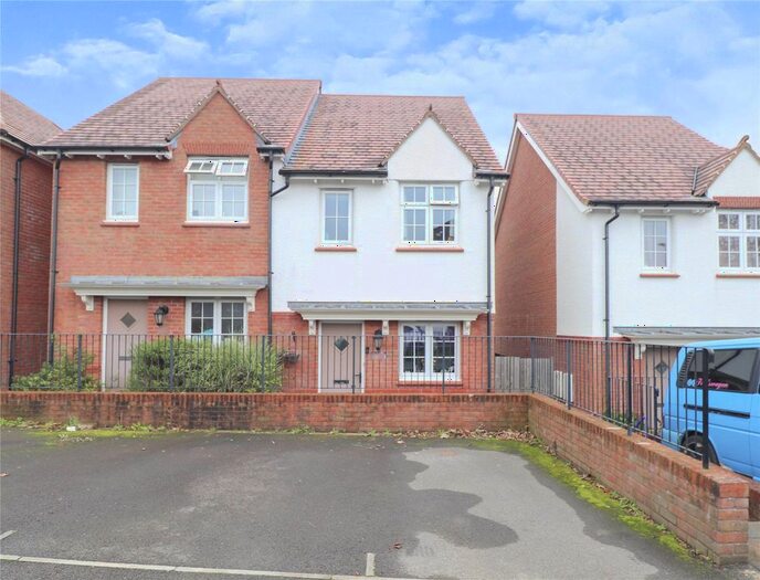 2 Bedroom Detached House To Rent In Kingdon Way, Holsworthy, EX22