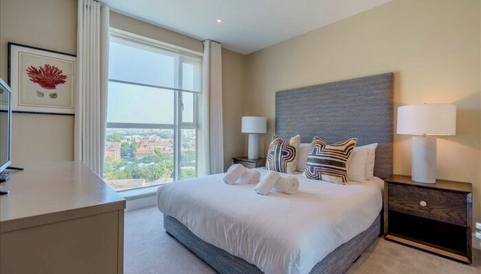 2 Bedroom Flat To Rent In Westferry Circus, London, E14