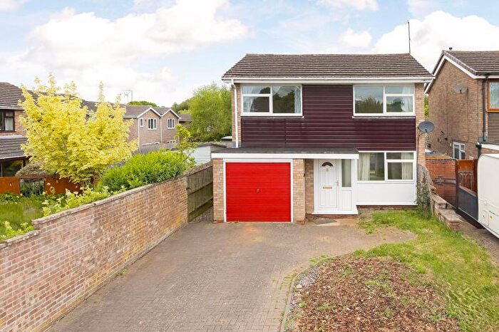 3 Bedroom Detached House For Sale In Cherrys Close, Bloxham, OX15