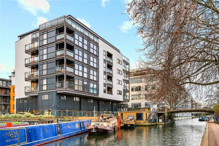 2 Bedroom Apartment For Sale In Shepherdess Walk, Islington, London, N1