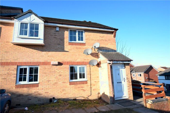 2 Bedroom Flat To Rent In Wensleydale Mews, Armley, Leeds, LS12