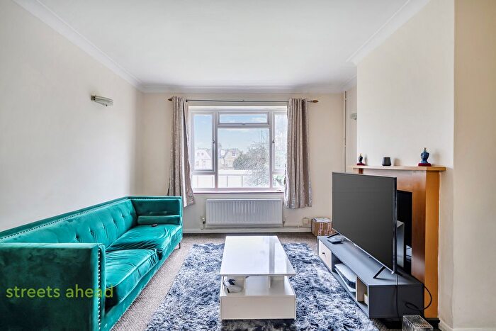 2 Bedroom Flat To Rent In Ashburton Road, Croydon, CR0