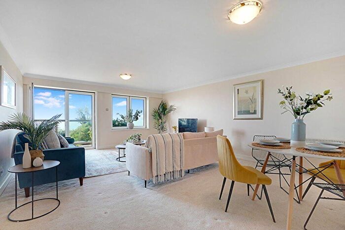 2 Bedroom Flat To Rent In Radnor Cliff, Folkestone, Kent, CT20