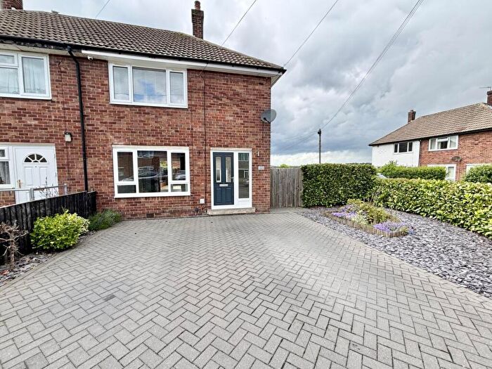 2 Bedroom Semi Detached House For Sale In Goosefield Rise, Garforth, Leeds, LS25