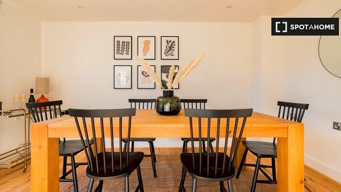2 Bedroom Flat To Rent In Flat Crystal Wharf, N1