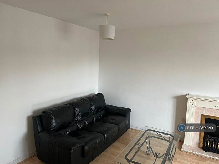 2 Bedroom Flat To Rent In Willow Tree Court, Wembley, HA0
