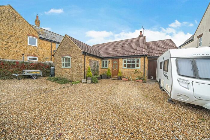 3 Bedroom Detached Bungalow For Sale In Forts Orchard, Chilthorne Domer, BA22