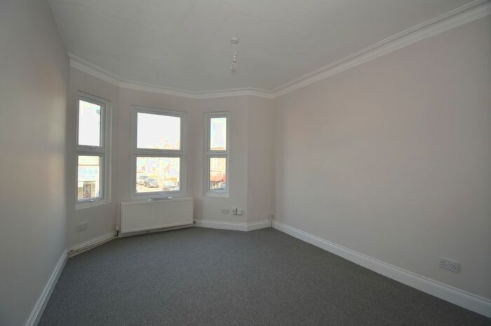 2 Bedroom Flat To Rent In Northfield Avenue, London, W13