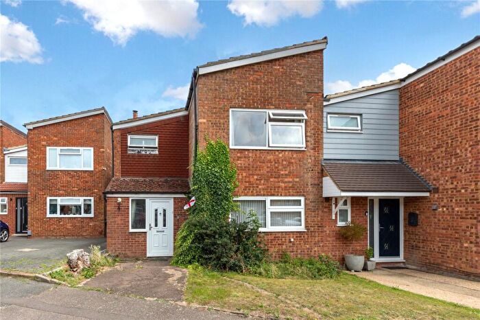 3 Bedroom Terraced House For Sale In Saltdean Close, Luton, Bedfordshire, LU2