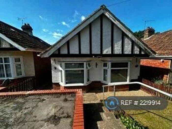 2 Bedroom Bungalow To Rent In Woodmill Lane, Southampton, SO18