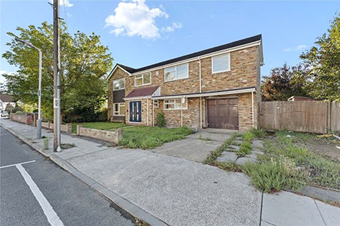 4 Bedroom Detached House For Sale In Orchard Drive, Uxbridge, UB8