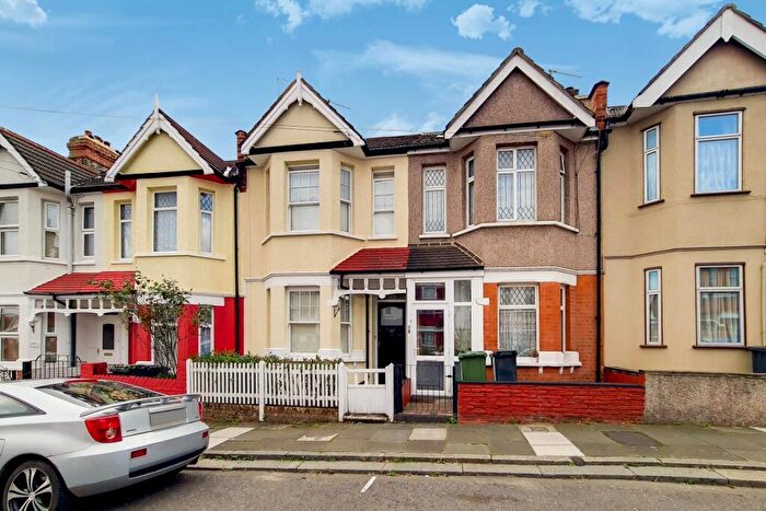 2 Bedroom Terraced House To Rent In Datchet Road, London, SE6