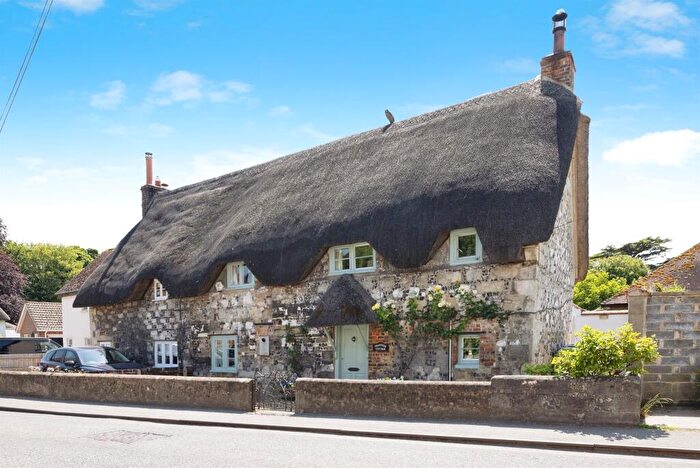 2 Bedroom Character Property For Sale In -, Salisbury, SP3