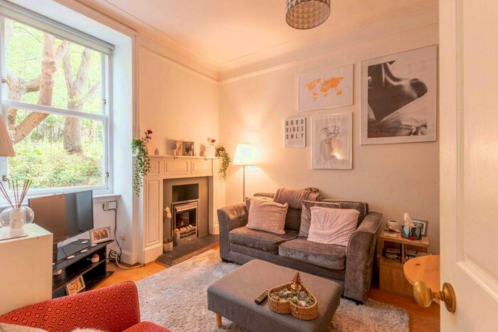 1 Bedroom Flat To Rent In L &#; Superb, Bedroom Non Hmo Flat Located On Bryson Road &#; Available March, EH11