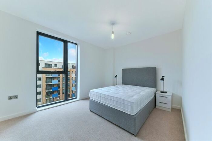 2 Bedroom Flat To Rent In Bugle House, Larkwood Avenue, London, SE10