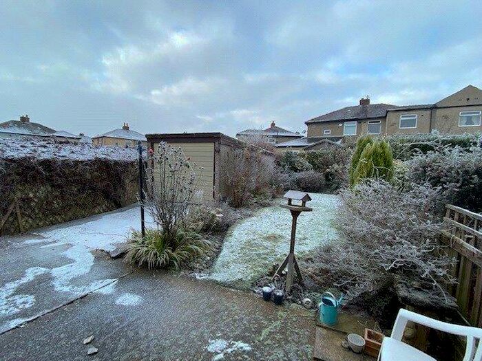 3 Bedroom Semi Detached House For Sale In Larch Drive, Odsal, Bradford, BD6