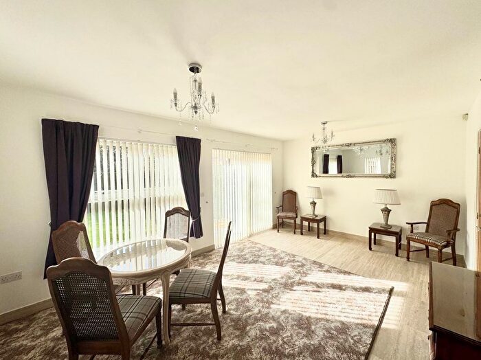 3 Bedroom Semi-detached House To Rent In Brook Chase Mews, Nottingham, NG9