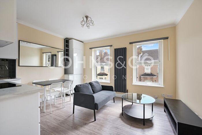 2 Bedroom Flat To Rent In Chesterton Terrace, London, E13