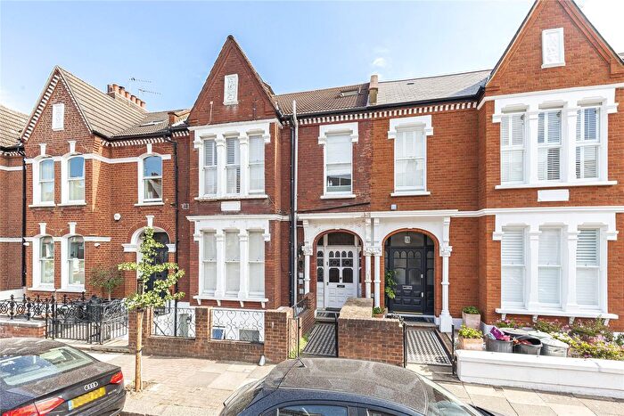 2 Bedroom Flat For Sale In Drakefield Road, London, SW17