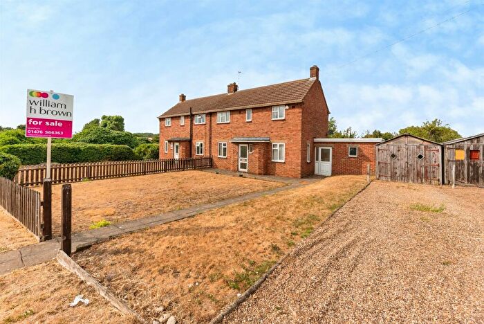 3 Bedroom Semi-Detached House For Sale In Wilsford Lane, Ancaster, Grantham, NG32