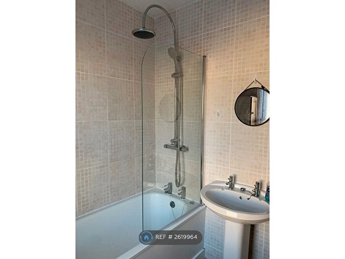 2 Bedroom Flat To Rent In Aitken Road, London, SE6