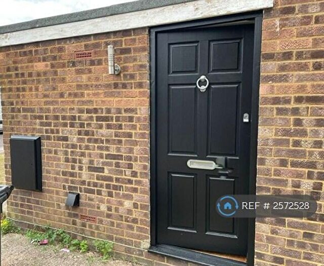 2 Bedroom Maisonette To Rent In Queens Road, Royston, SG8