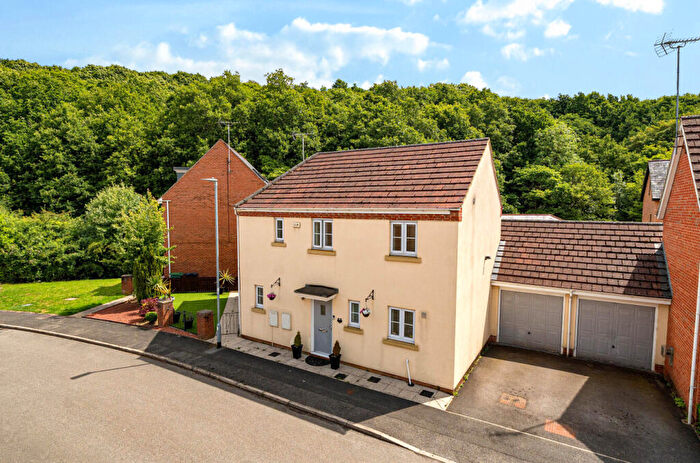 4 Bedroom Detached House For Sale In Troydale Park, Pudsey, West Yorkshire, LS28