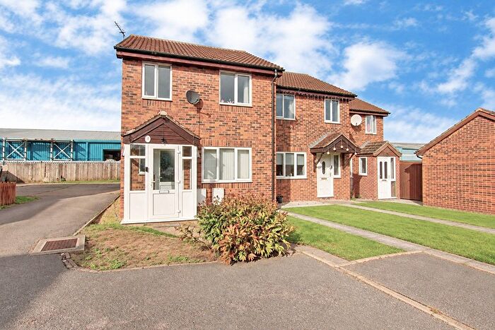 3 Bedroom End Of Terrace House For Sale In Kingfisher Close, Chatteris, PE16