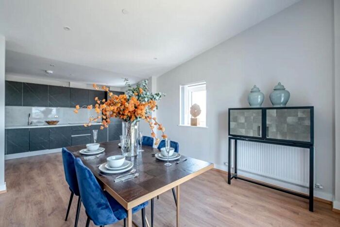 3 Bedroom Penthouse To Rent In Mast Quay, London, Kent, SE18