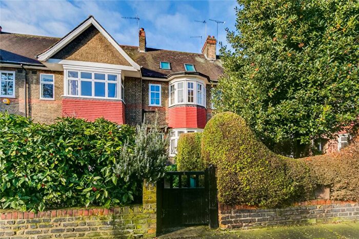 2 Bedroom Semi-Detached House To Rent In Holmcote Gardens, Highbury, N5