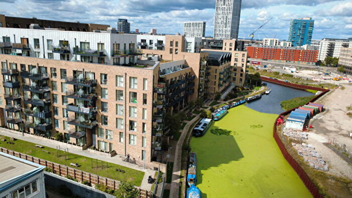 1 Bedroom Apartment For Sale In Fairway Court, Culvert Drive, E3