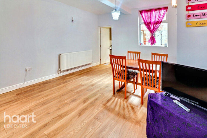 3 Bedroom Terraced House For Sale In Hughenden Drive, Leicester, LE2