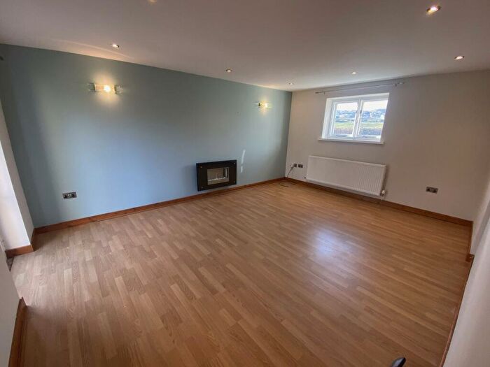 2 Bedroom Barn Conversion To Rent In Talwrn Road, Coedpoeth, LL11