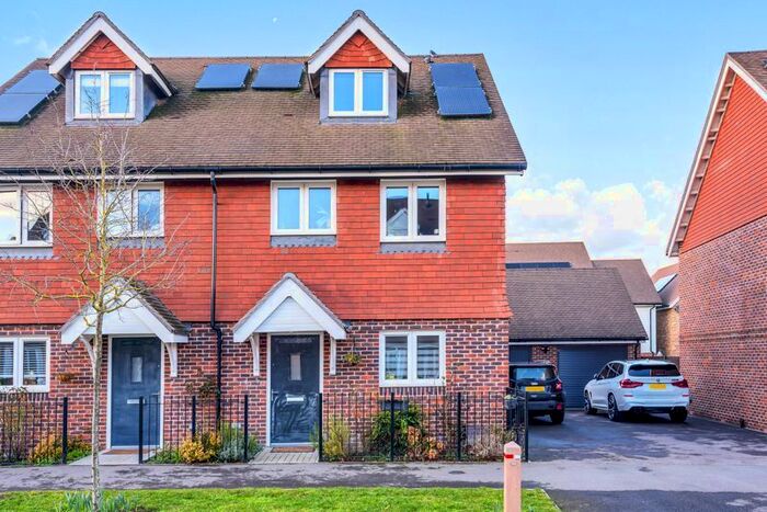 3 Bedroom Semi-Detached House To Rent In Moy Green Drive, Horley, RH6