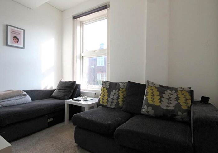 1 Bedroom Flat To Rent In Melville Road, Walthamstow, E17