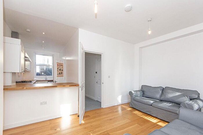 2 Bedroom Flat To Rent In Browning Street, Walworth, SE17