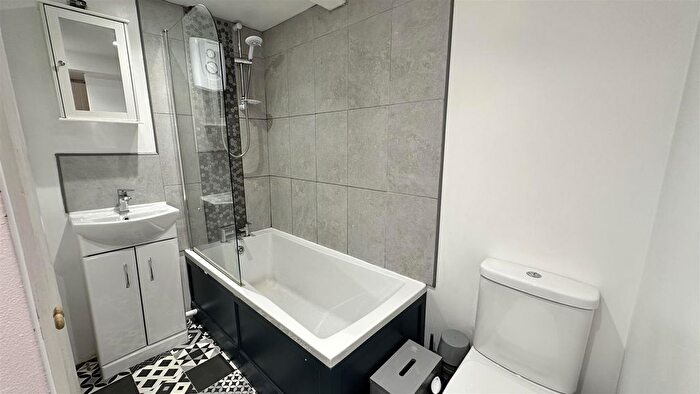 2 Bedroom Cottage For Sale In Tregadillett, Launceston, PL15