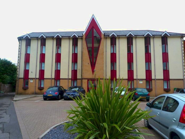 4 Bedroom Flat To Rent In Richmond Road, Cathays, Cardiff CF24
