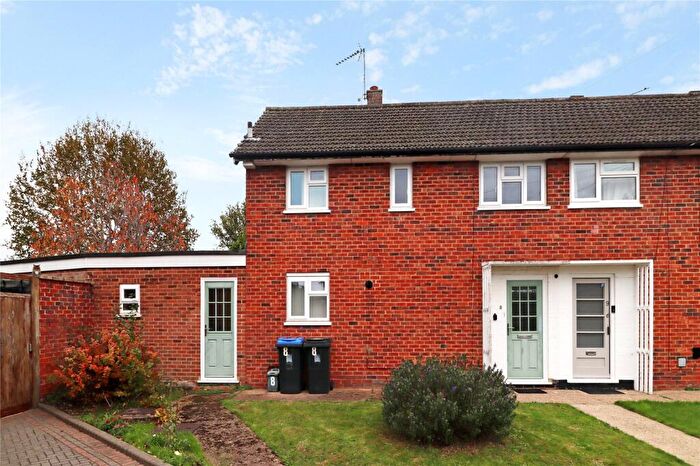 3 Bedroom Semi Detached House For Sale In Howards Close, Woking, Surrey, GU22