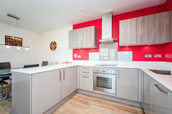 3 Bedroom Apartment For Sale In Pegasus Way, Gillingham, ME7