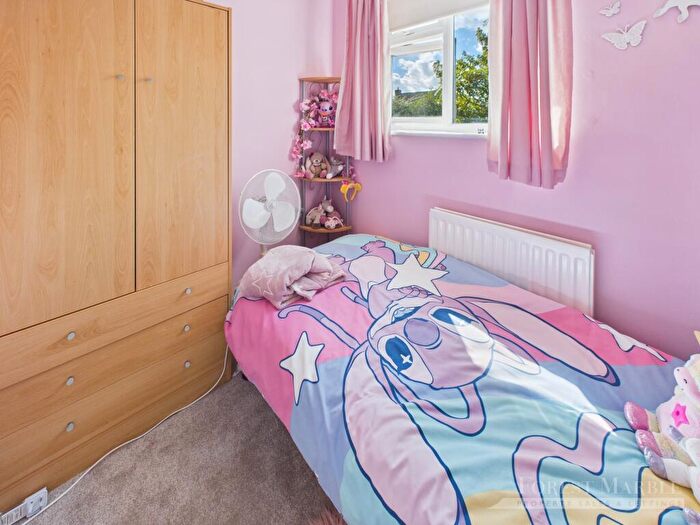 3 Bedroom Terraced House For Sale In Westwood Drive, Frome, BA11