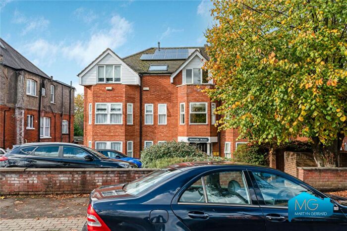 1 Bedroom Apartment To Rent In Riverside House, Holden Road, North Finchley, London, N12