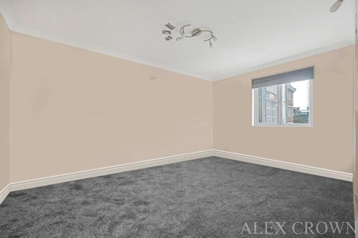 3 Bedroom Flat To Rent In High Road, Tottenham, N17