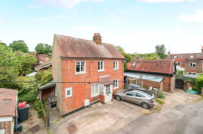 3 Bedroom Detached House For Sale In Woodside Road, Chiddingfold, Surrey, GU8